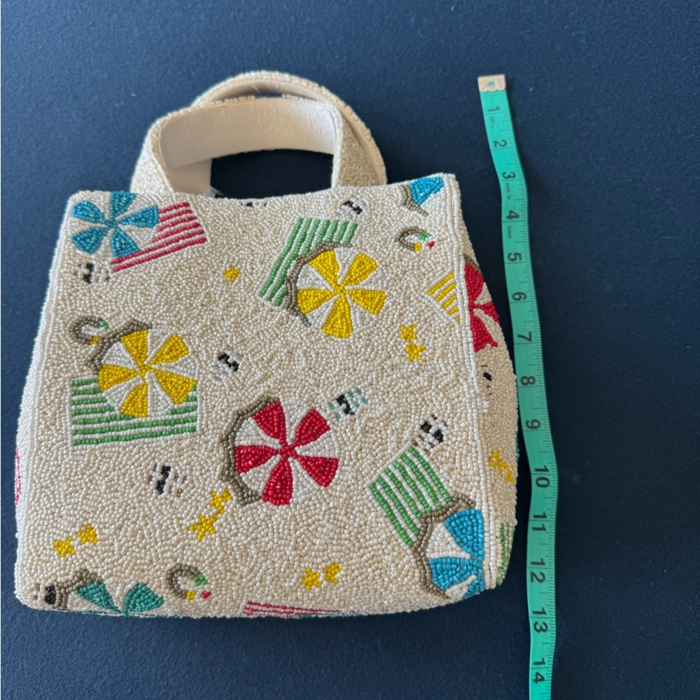 GORGEOUS Beaded Tote Bag with beach umbrella and beach towel designs- SO FUN⛱️ - Picture 10 of 12
